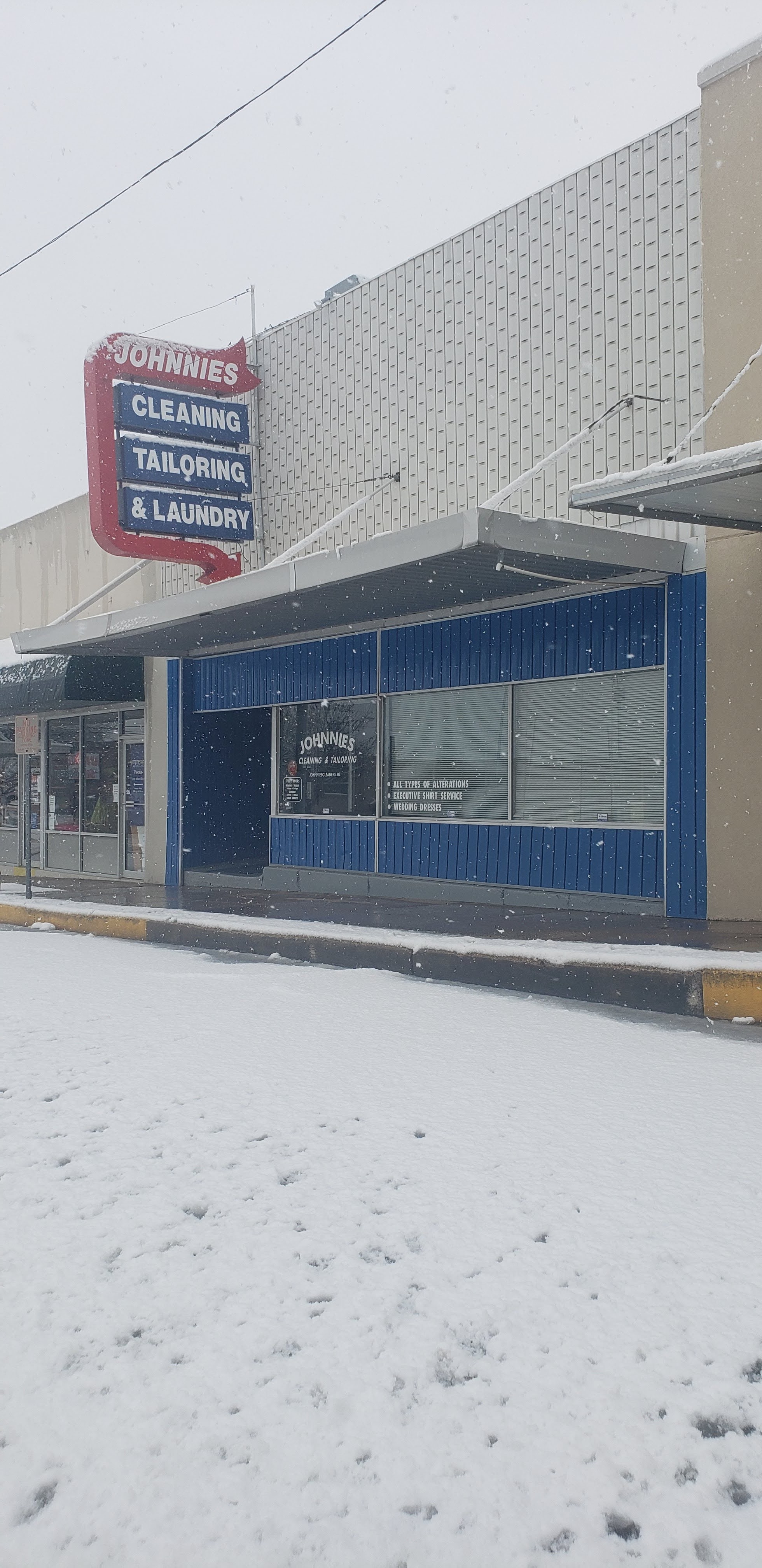 Johnnie's Cleaning & Tailoring- South Temple photo 3